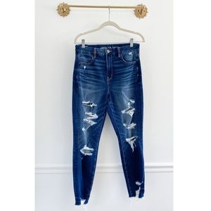 American Eagle Distressed Curvy Hi-rise Jegging